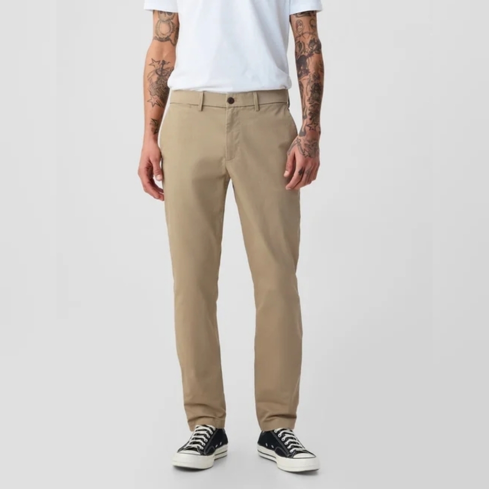GAP Men's Modern Khakis in Skinny Fit 31/30